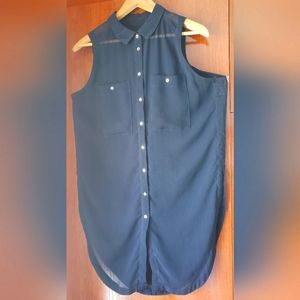 Sleeveless blouse